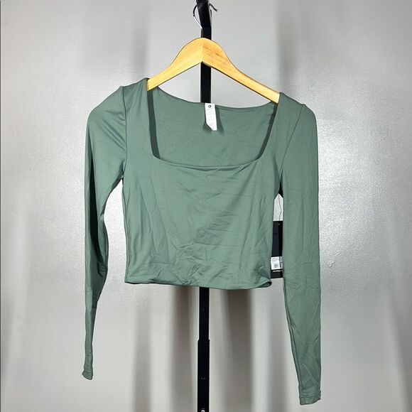 90 Degree By Reflex Green Fitted Crop Blouse - Picture 1 of 5